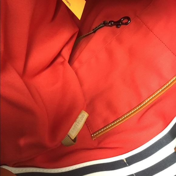 Sold Dooney & Bourke Tote - Picture 3 of 8